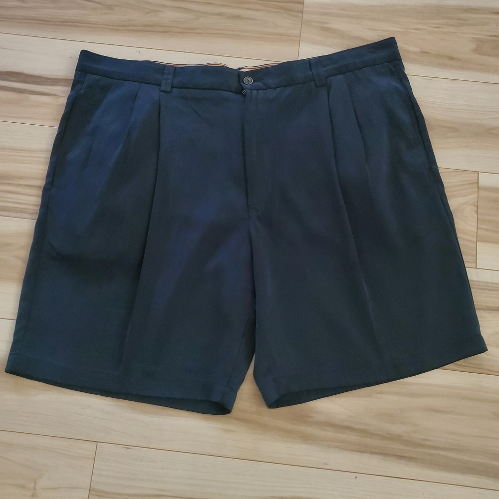 Tommy Bahama Silk Pleated Front Navy Blue Shorts Mens Size 42